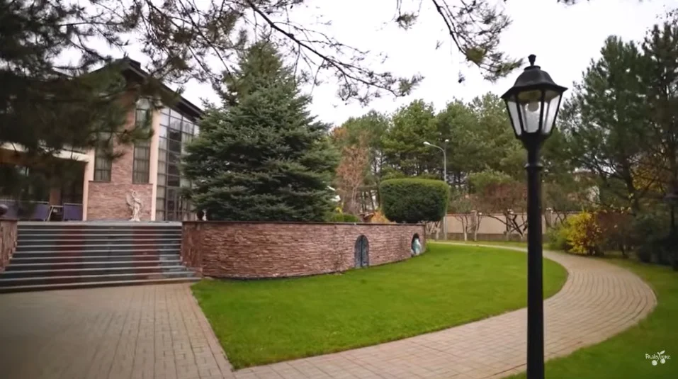 Кадр із відео