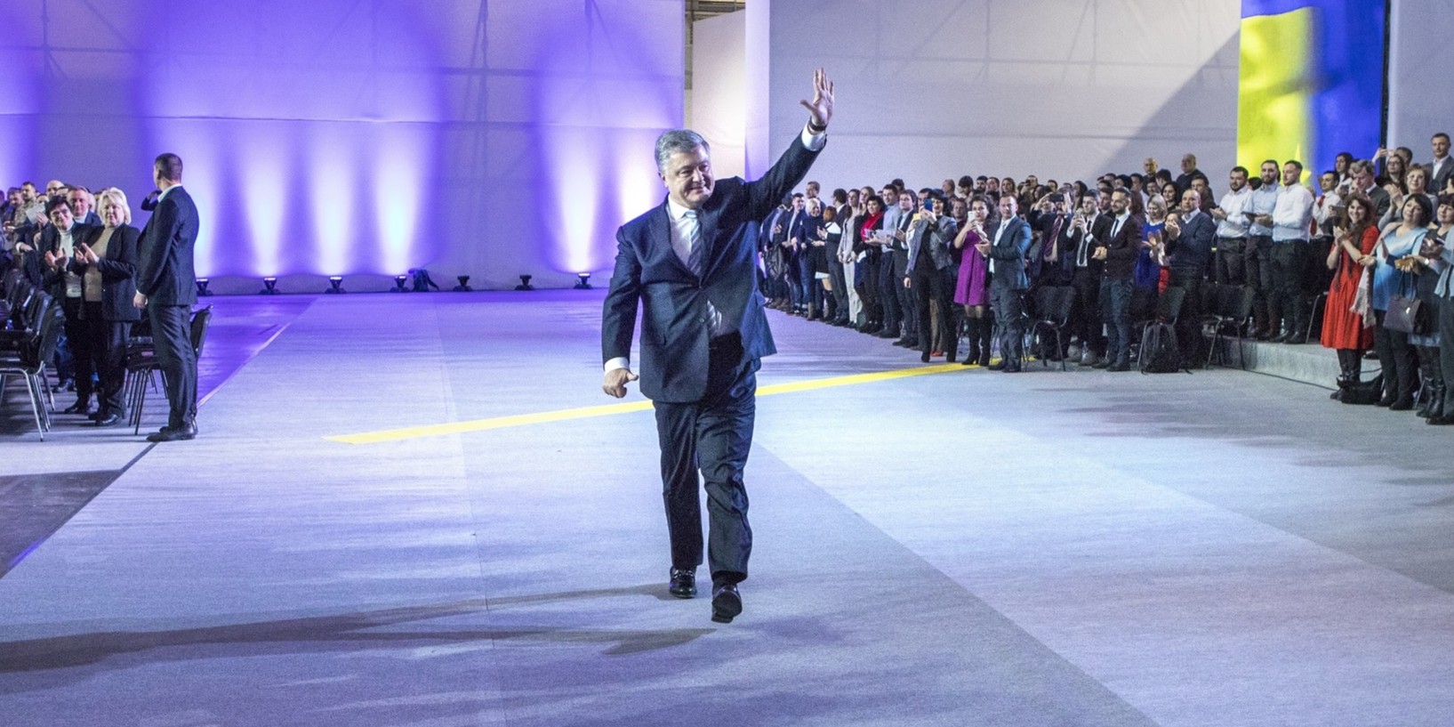 Порошенко на форумі з його висунення в президенти (Фото: Олександр Медведєв/НВ)