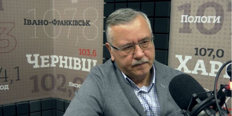 Анатолий Гриценко (Фото: скрин видео Радіо НВ)