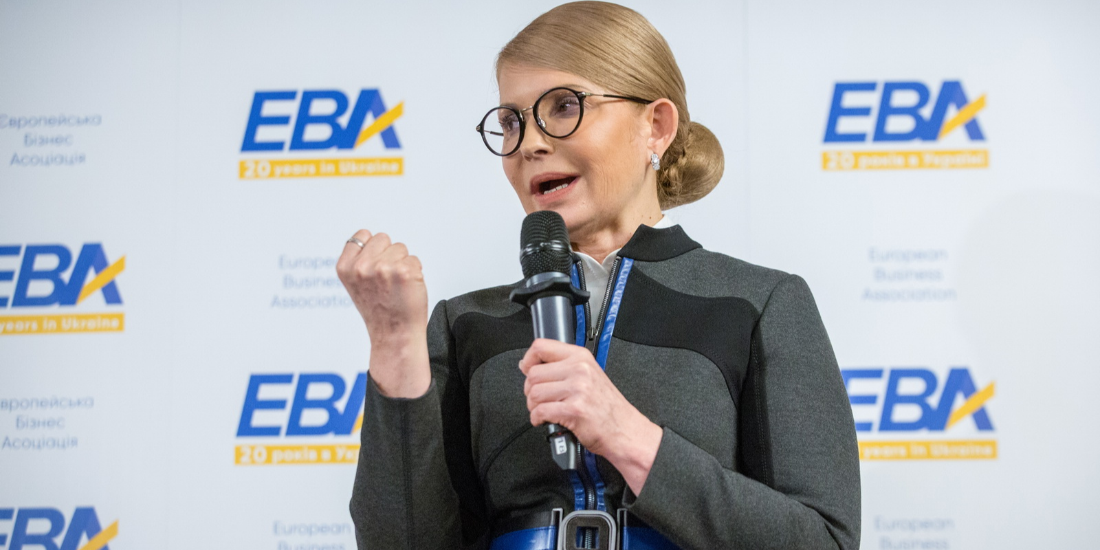 Тимошенко четко понимала, что публика ждет от нее откровений по поводу будущего рынка земли и рынка газа (Фото: Наталья Кравчук/НВ)
