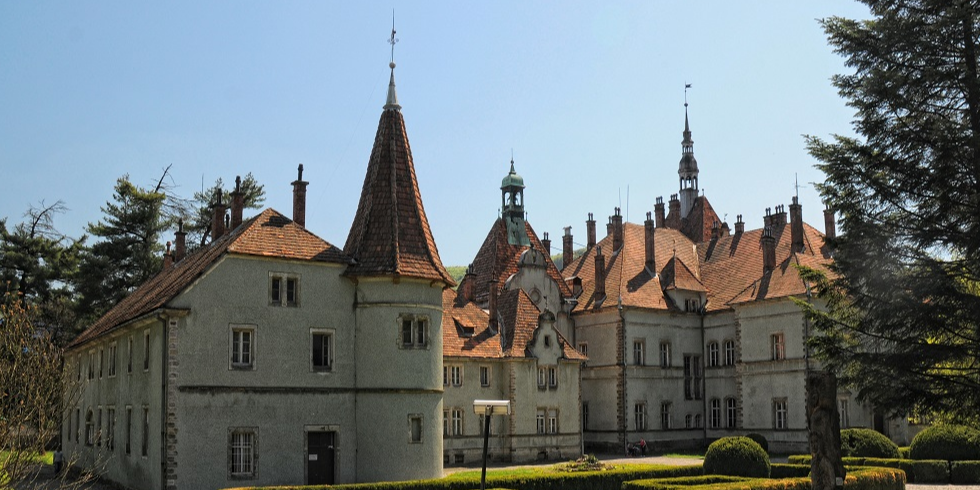 Замок Шенборнів (Фото: Сергій Криниця via Wikimedia)