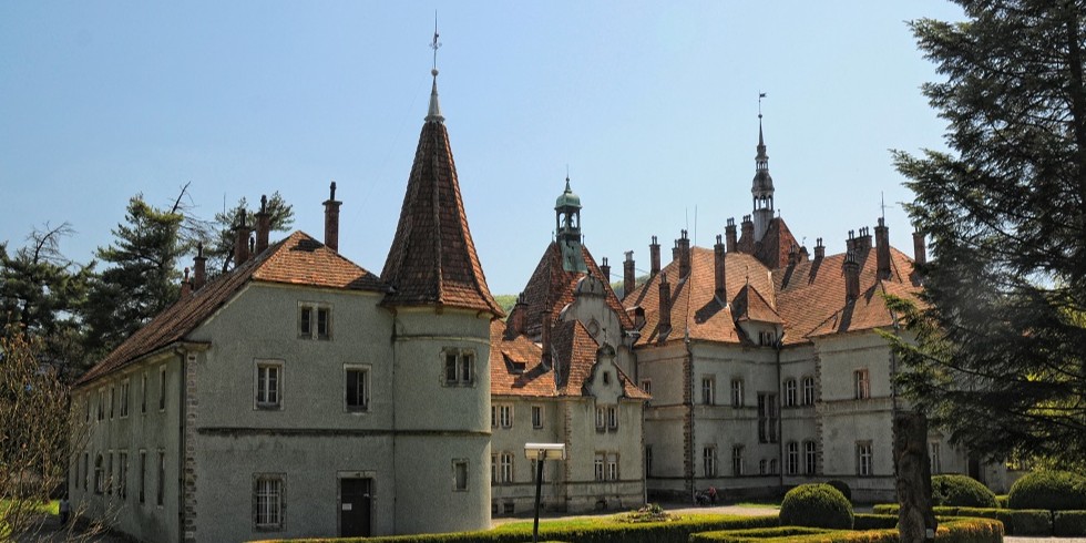 Замок Шенборнов (Фото: Сергій Криниця via Wikimedia)