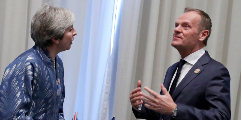 Тереза Мэй и Дональд Туск обсудили возможность отсрочки Brexit (Фото: EPA)