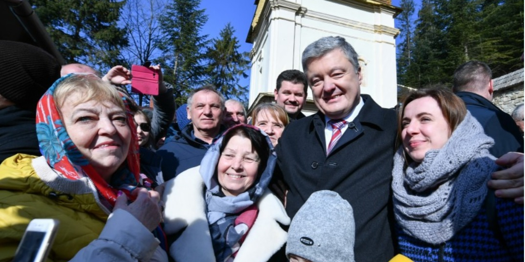 За Порошенко готовы голосовать прежде всего образованные женщины из западных областей Украины (Фото: Пресс-служба АП)
