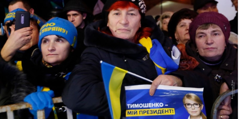 За Тимошенко готові голосувати жінки за 45, переважно з сіл та невеликих містечок (ілюстративне фото) (Фото: Олександр Прокопенко)