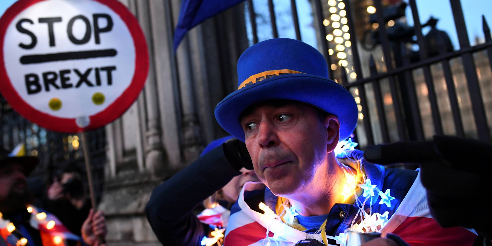 Британія вирішує долю угоди щодо Brexit (Фото: REUTERS / Dylan Martinez)