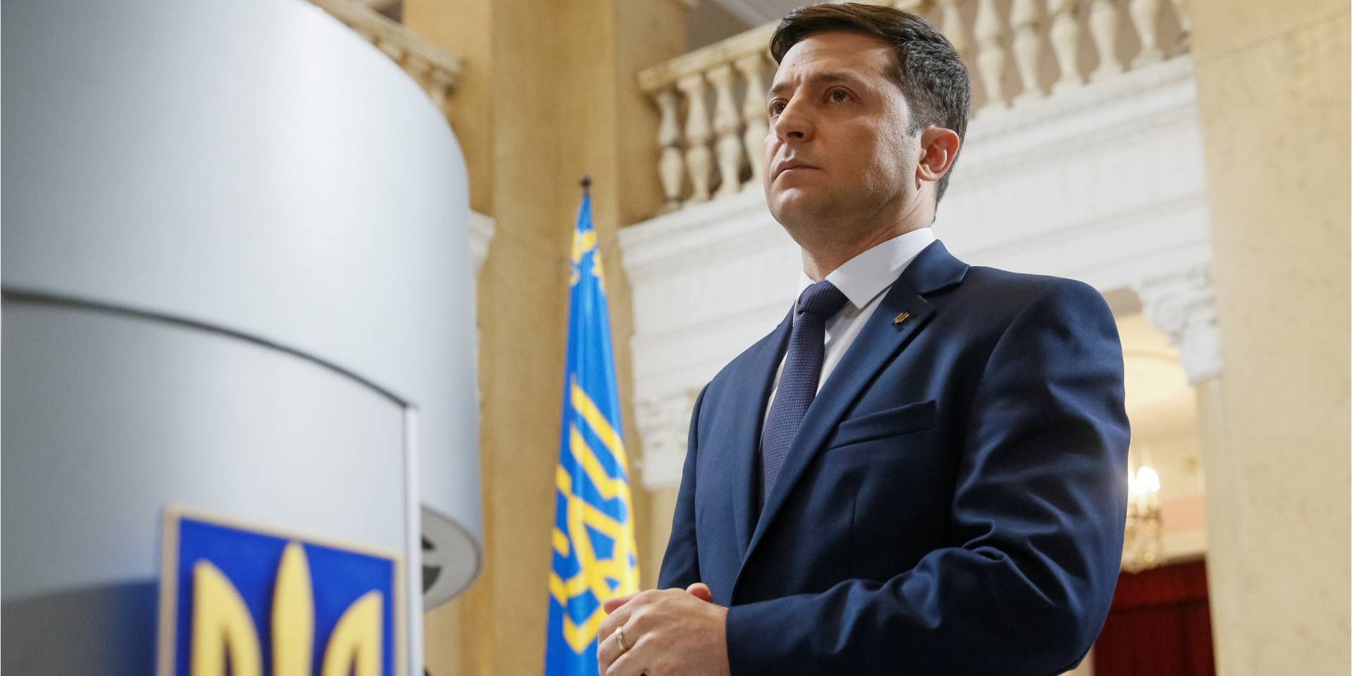 Во втором туре Зеленский победил бы и Тимошенко, и Порошенко, однако его рейтинг падает (Фото: REUTERS/Valentyn Ogirenko)