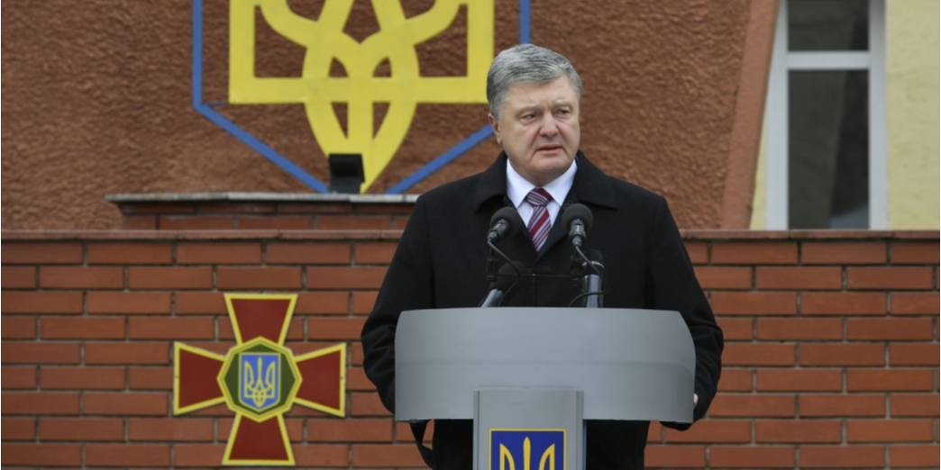 Порошенко убежден в возможности освобождения Крыма дипломатическим путем (Фото: Пресс-служба АП)