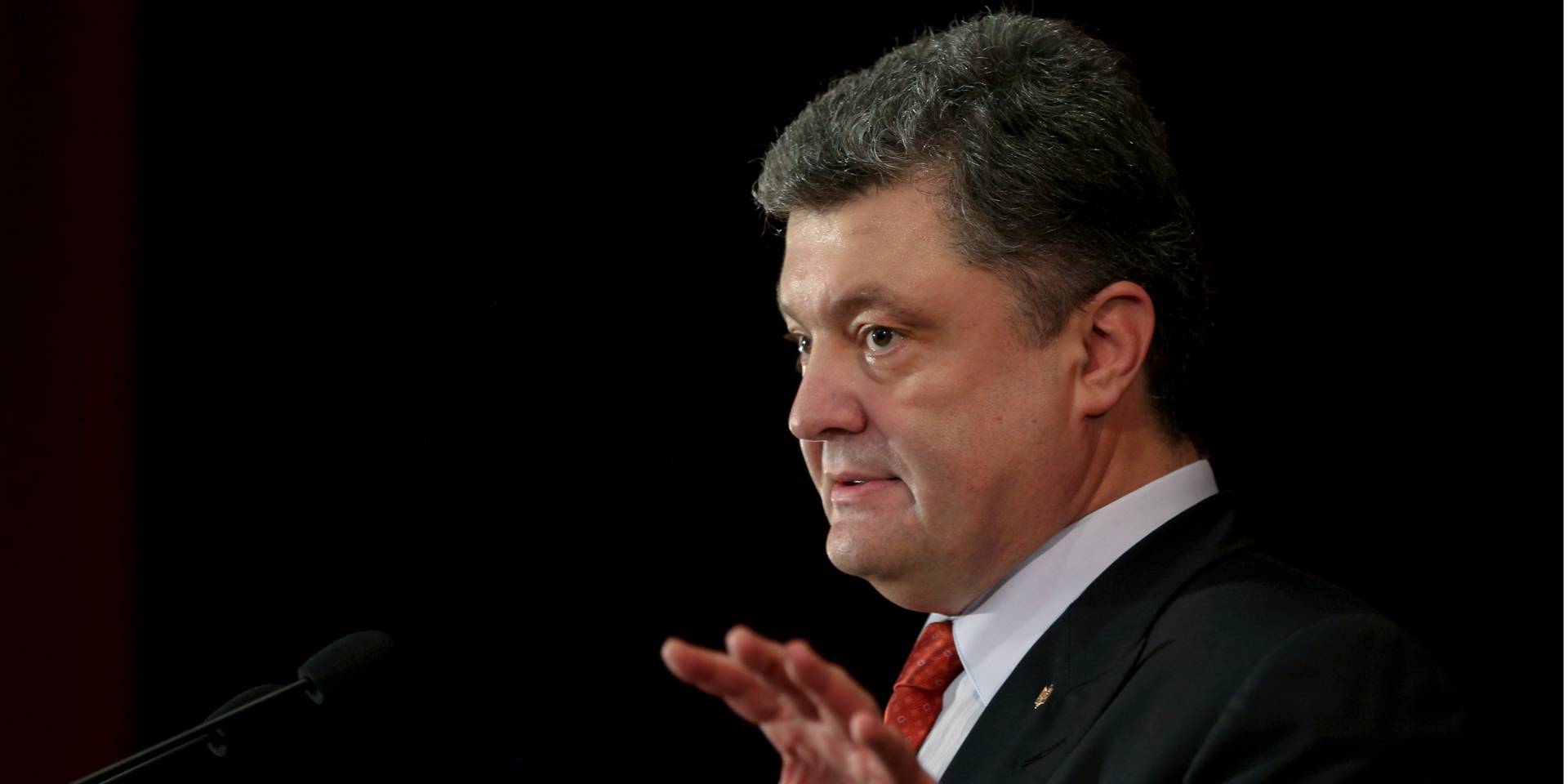 Петр Порошенко: Все это взяли с российского канала НТВ (Фото: Пресс-служба президента Украины)
