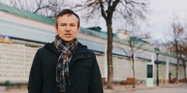 Святослав Вакарчук призвал украинцев голосовать на выборах президента ответственно (Фото: Скрин видео Святослава Вакарчука)