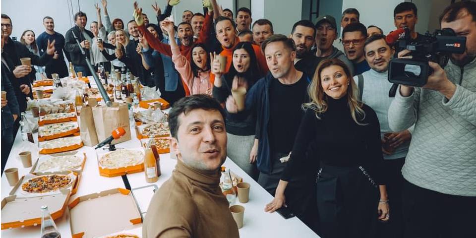 В штабе Зеленского надеются, что обжаловать результаты выборов не придется (Фото: Владимир Зеленский via Facebook)
