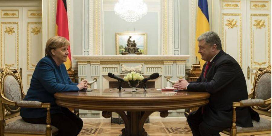 Ангела Меркель та Петро Порошенко (Фото: прес-служба президента України)