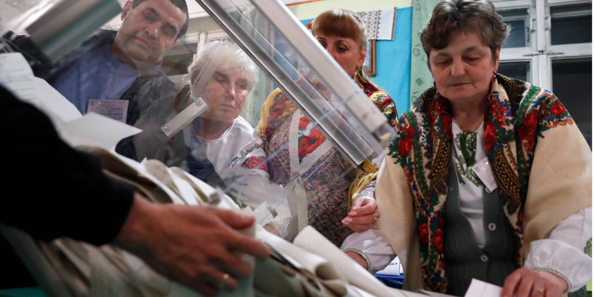 Выборы в Украине прошли прозрачно и эффективно, заявила миссия ENEMO (Фото: REUTERS/Kacper Pempel)