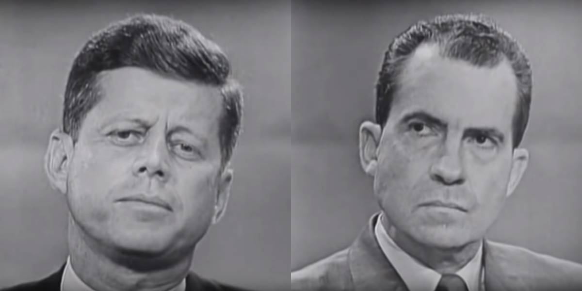 Джон Кеннеди и Ричард Никсон во время первых в истории теледебатов (Фото: JFK Library via YouTube / Коллаж НВ)