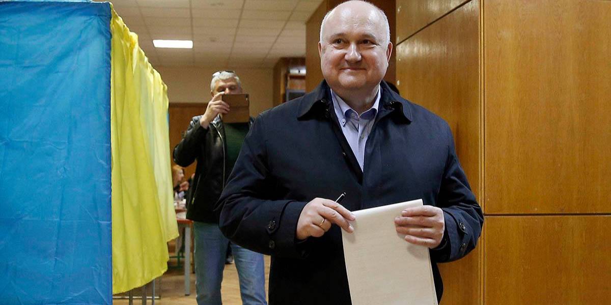 Экс-глава СБУ Смешко сумел занять шестое место в первом туре, опередив Ляшко и Вилкула (Фото: Смешко2019 via Facebook)
