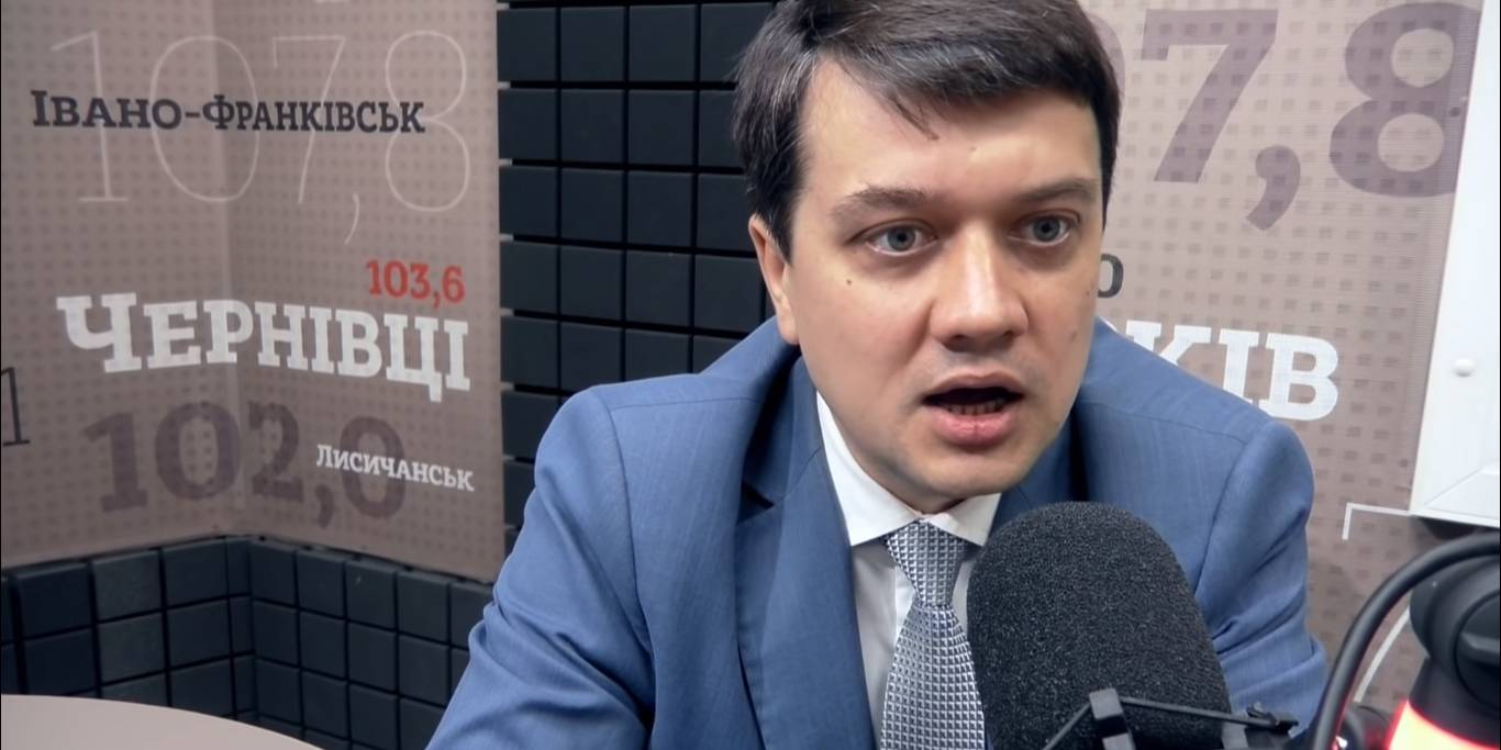 Разумков стверджує, що дебати Зеленського з Порошенком відбудуться 19 квітня на НСК Олімпійський (Фото: Кадр видео Радіо НВ via YouTube)