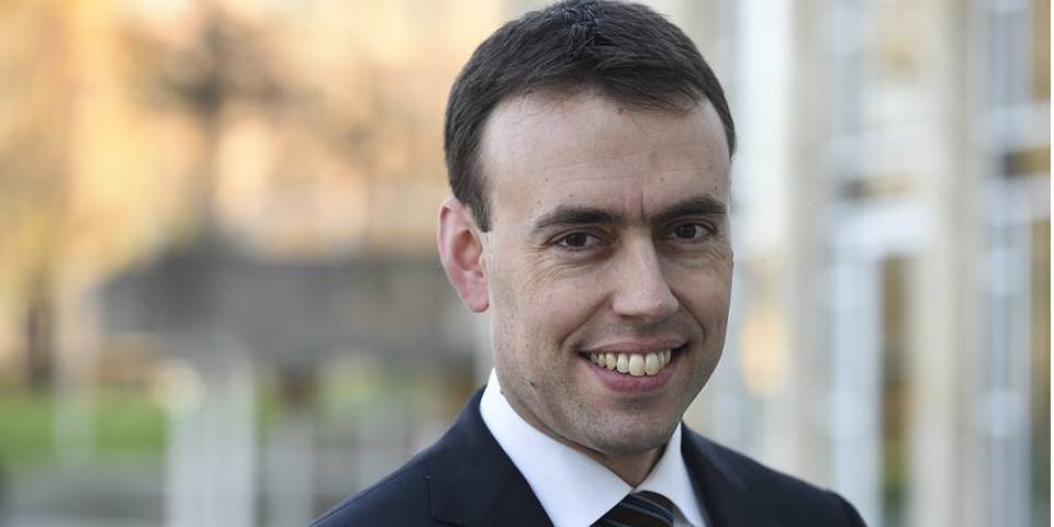Нільс Шмідт вірить, що хто б не переміг на виборах, Україна збереже прозахідний курс (Фото: Nils Schmid via Facebook)