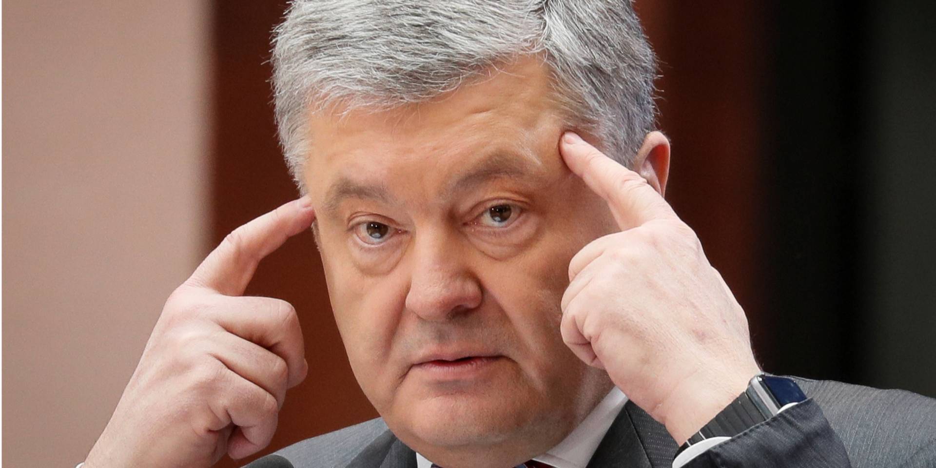 В БПП заявили, что Порошенко останется в политике (Фото: REUTERS/Valentyn Ogirenko)