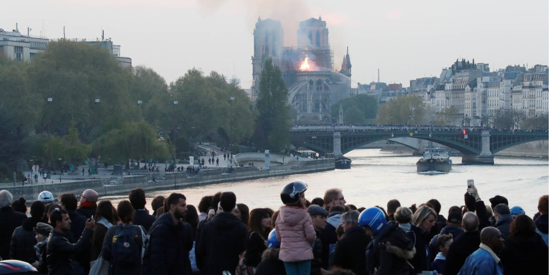 Пожежа сталася у понеділок, 15 квітня (Фото: REUTERS/Charles Platiau)