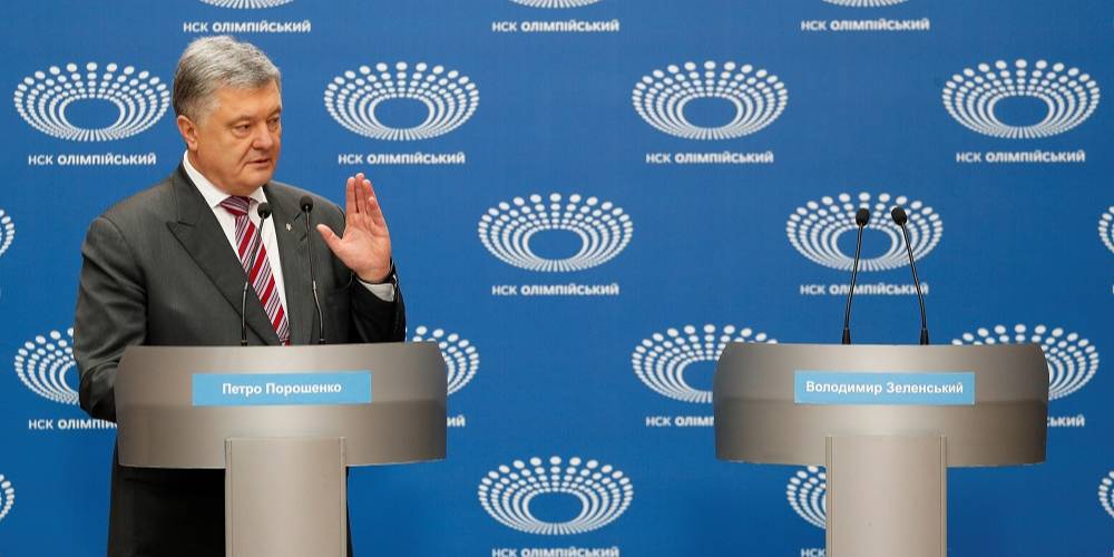 Майже половина українців хочуть почути дебати за участю двох кандидатів (Фото: Valentyn Ogirenko / Reuters)