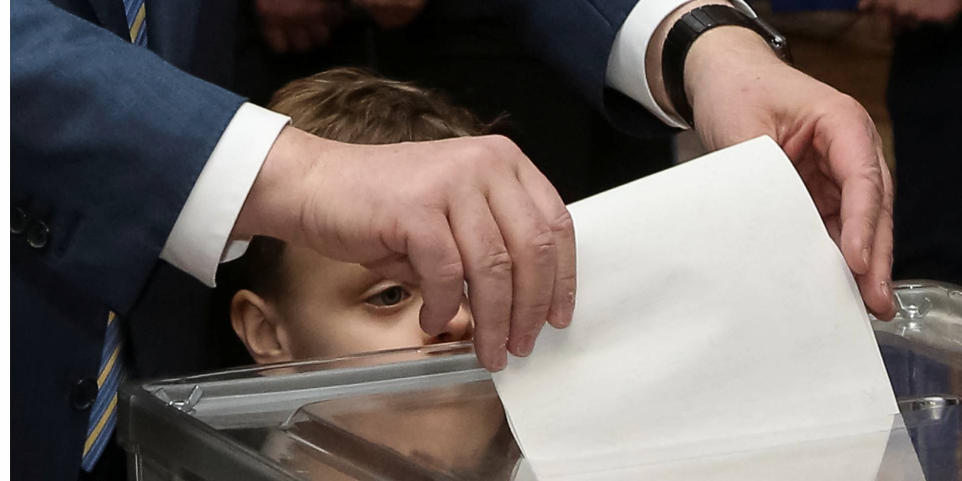 Відрив Зеленського від Порошенка зберігається (Фото: REUTERS / Viacheslav Ratynskyi)