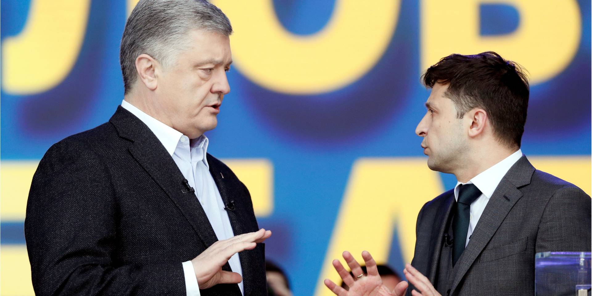 Порошенко і Зеленський все-таки дискутували на одній сцені (Фото: REUTERS / Valentyn Ogirenko)