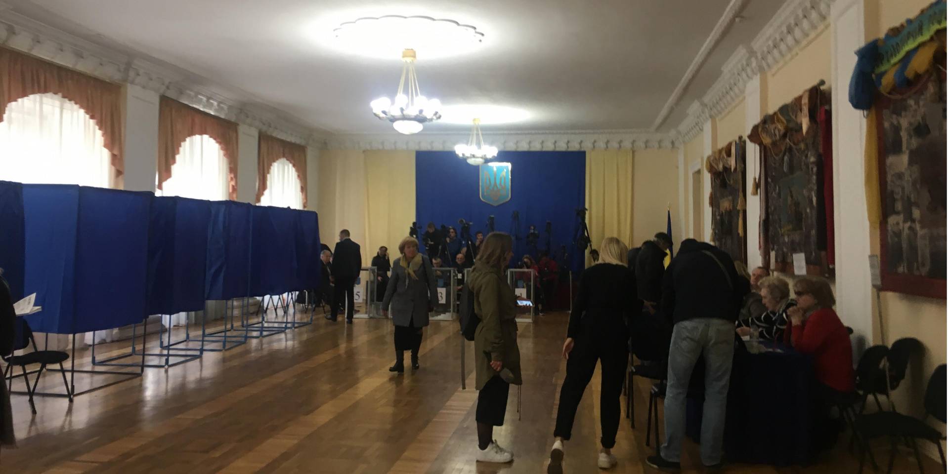 В Украине проходит второй тур выборов (Фото: Информатор)