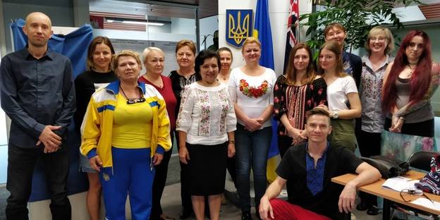Закрилася перша закордонна виборча дільниця (Фото: Європейська правда)