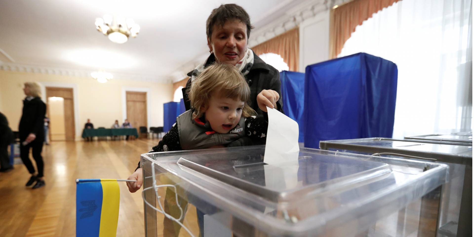 21 квітня в Україні пройшов другий тур виборів президента (Фото: REUTERS / Valentyn Ogirenko)