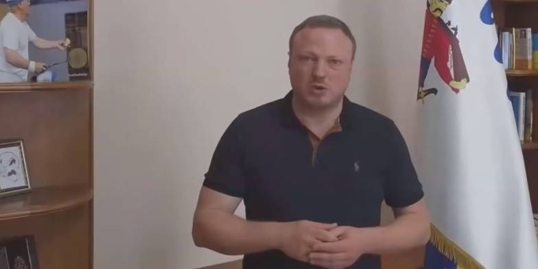 Олійник звернувся до депутатів місцевих рад і громадян (Фото: Дніпропетровська облрада скріншот відео / Youtube)