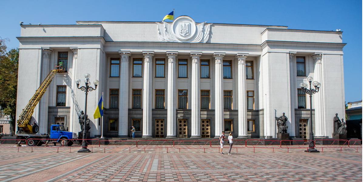 Народный фронт предложил провести инаугурацию в конце мая (Фото: НВ)