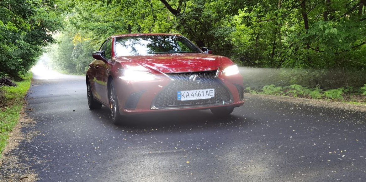 Тест-драйв Lexus ES F Sport (Фото: НВ)