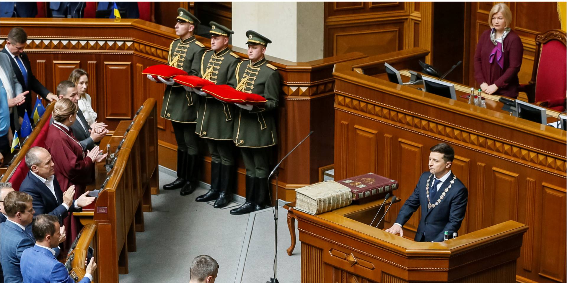 Зеленський заявив, що міністри можуть звільнити місця для тих, хто буде думати про наступні покоління (Фото: REUTERS / Valentyn Ogirenko)