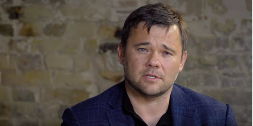 Андрей Богдан считает, что должны не только политики говорить, но и народ (Фото: кадр видео Юрий Бутусов/Youtube)