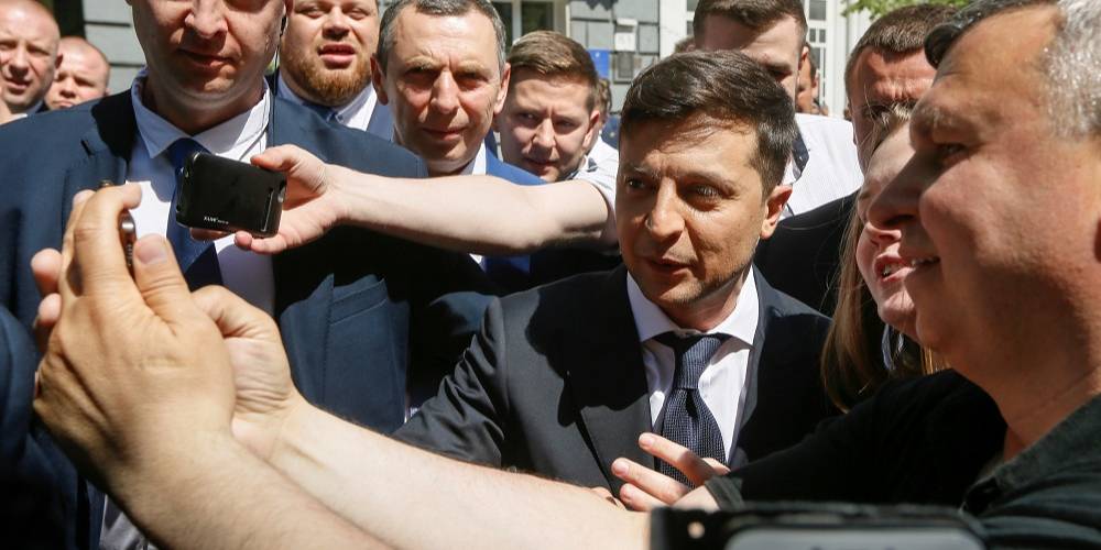 На видео — кадры с Зеленским от Рады и до АП (Фото: Valentyn Ogirenko/Reuters)