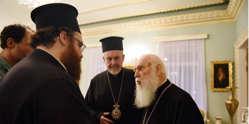 Почетный патриарх Филарет и делегация Константинополя (Фото: cerkva.info)