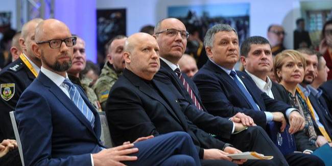На выборах в Раду Народный фронт может сделать ставку на округа (Фото: nfront.org.ua)