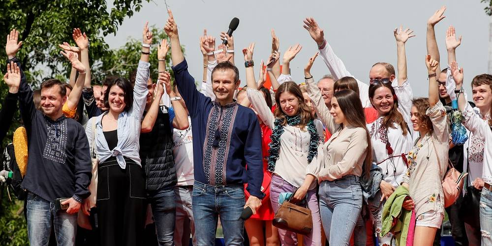Волонтерам також запропонували представляти партію на мажоритарних округах (Фото: Gleb Garanich / Reuters)