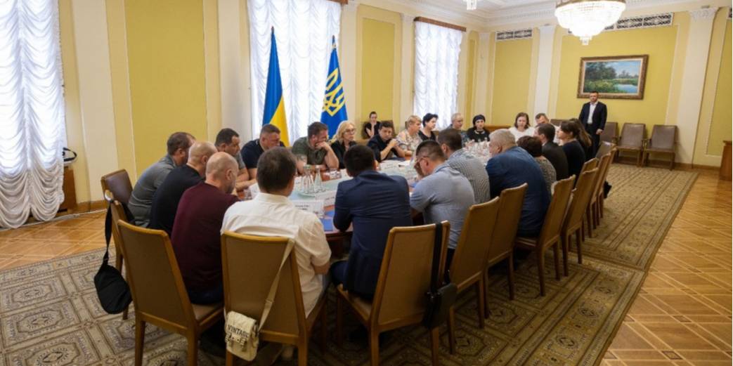 Зустріч Володимира Зеленського з рідними полонених (Фото: прес-служба президента України)