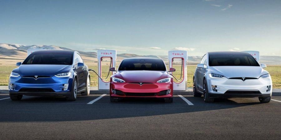 Tesla пропонує безкоштовну зарядку своїх електрокарів (Фото: electrek.co)