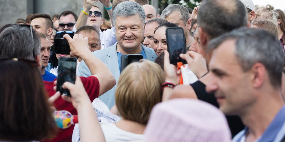 За даними ЗМІ, оточення Порошенка умовило його не йти в нардепи (Фото: Петро Порошенко / Facebook)