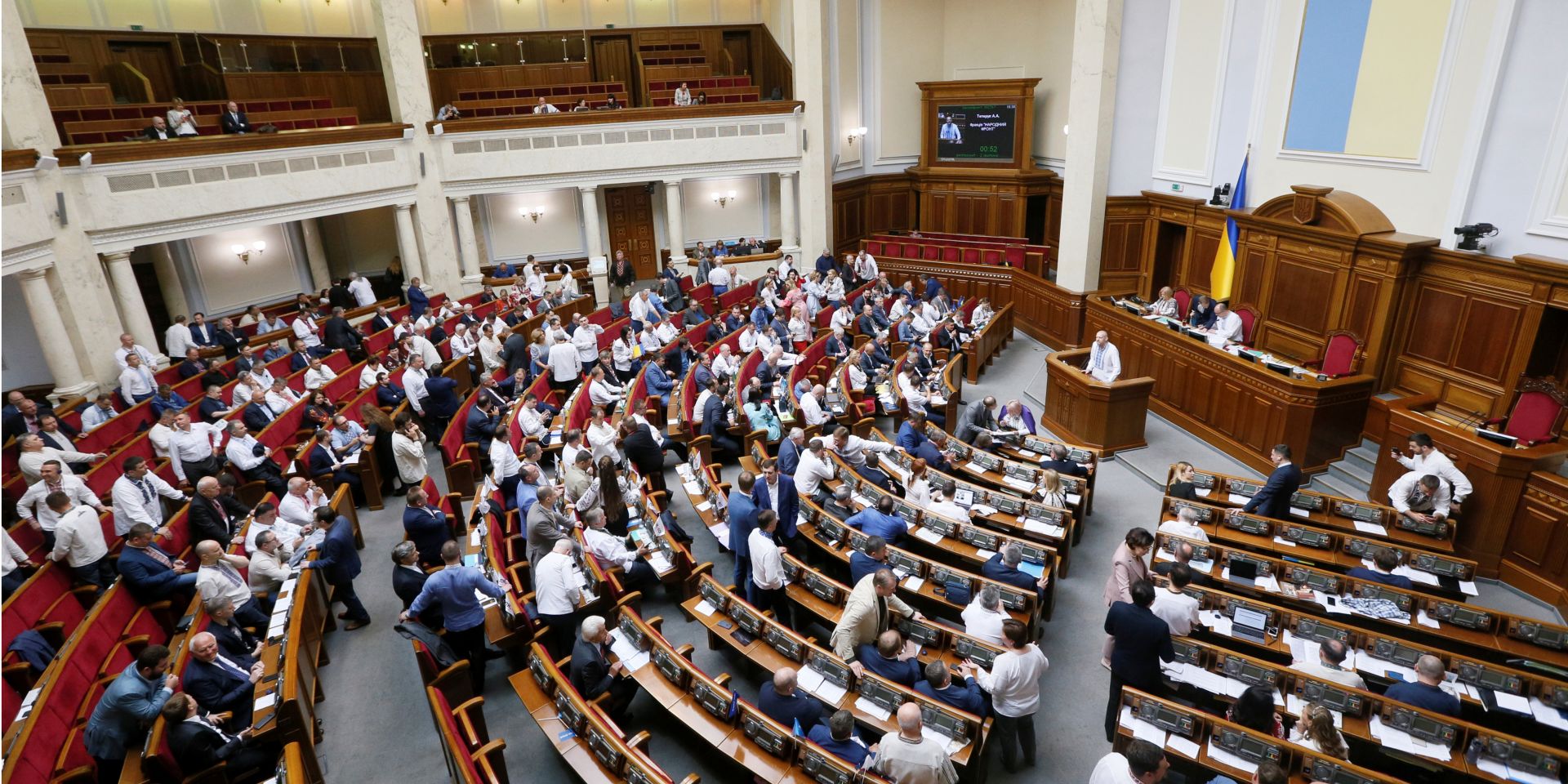 Представитель Зеленского в КСУ исключает возможность признания неконституционным роспуск парламента (Фото: REUTERS/Valentyn Ogirenko)