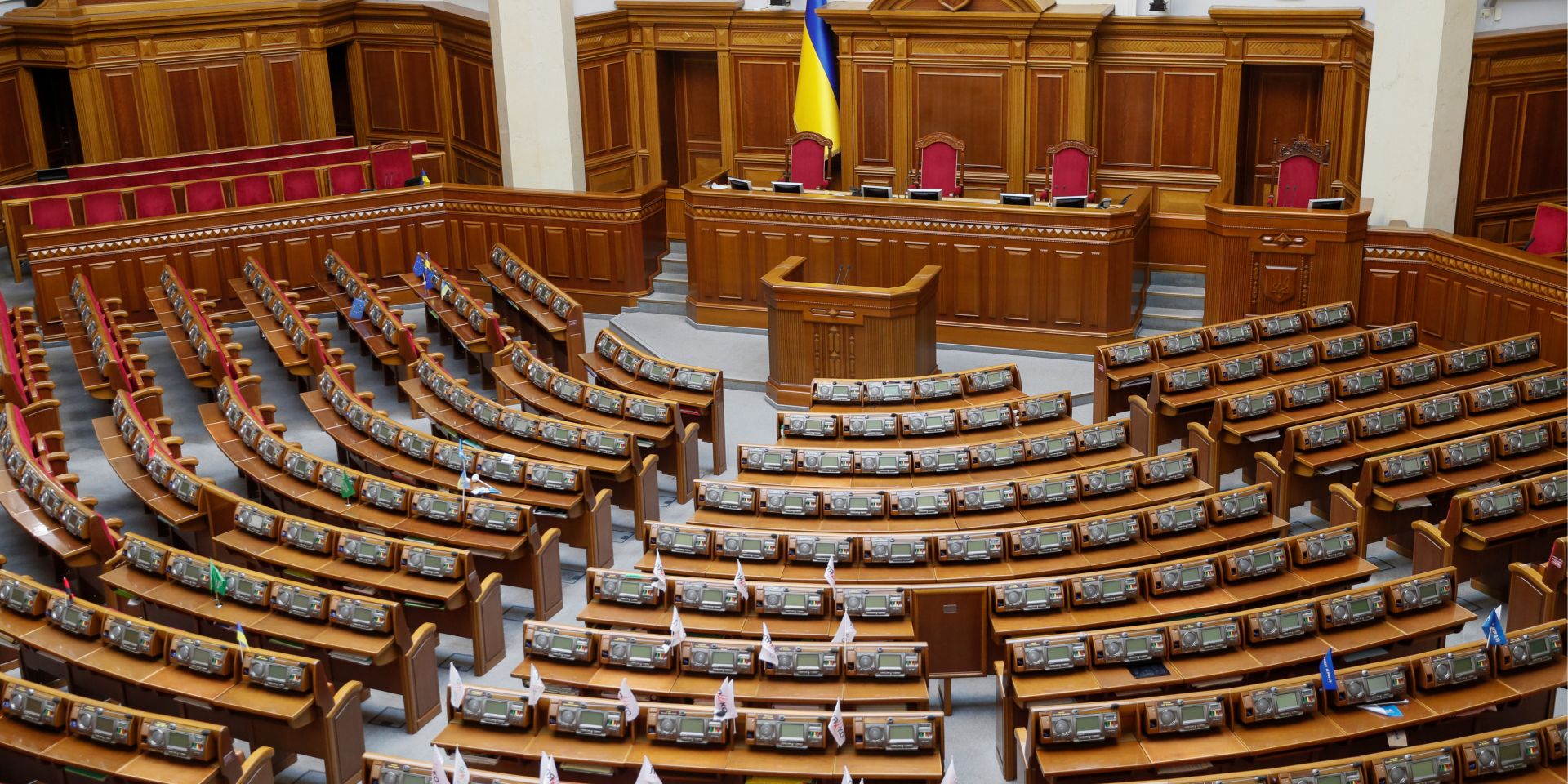 Украинцы ждут, что в Раде после выборов появятся новые лица (Фото: REUTERS / Gleb Garanich)