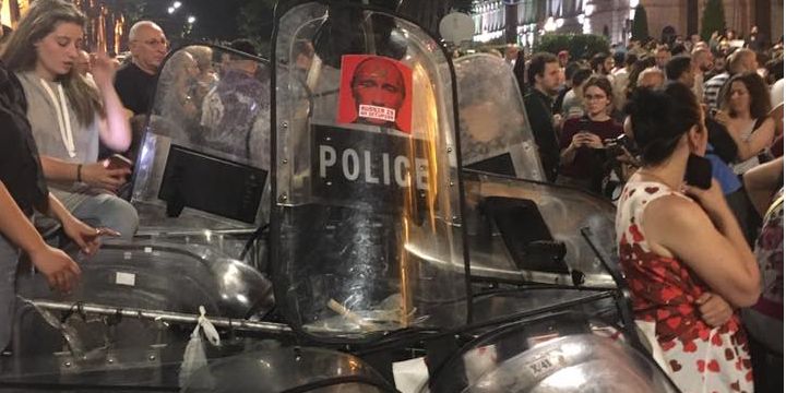 Ситуация на акции протеста в Тбилиси обострилась (Фото: Mako Bolkvadze/Facebook)