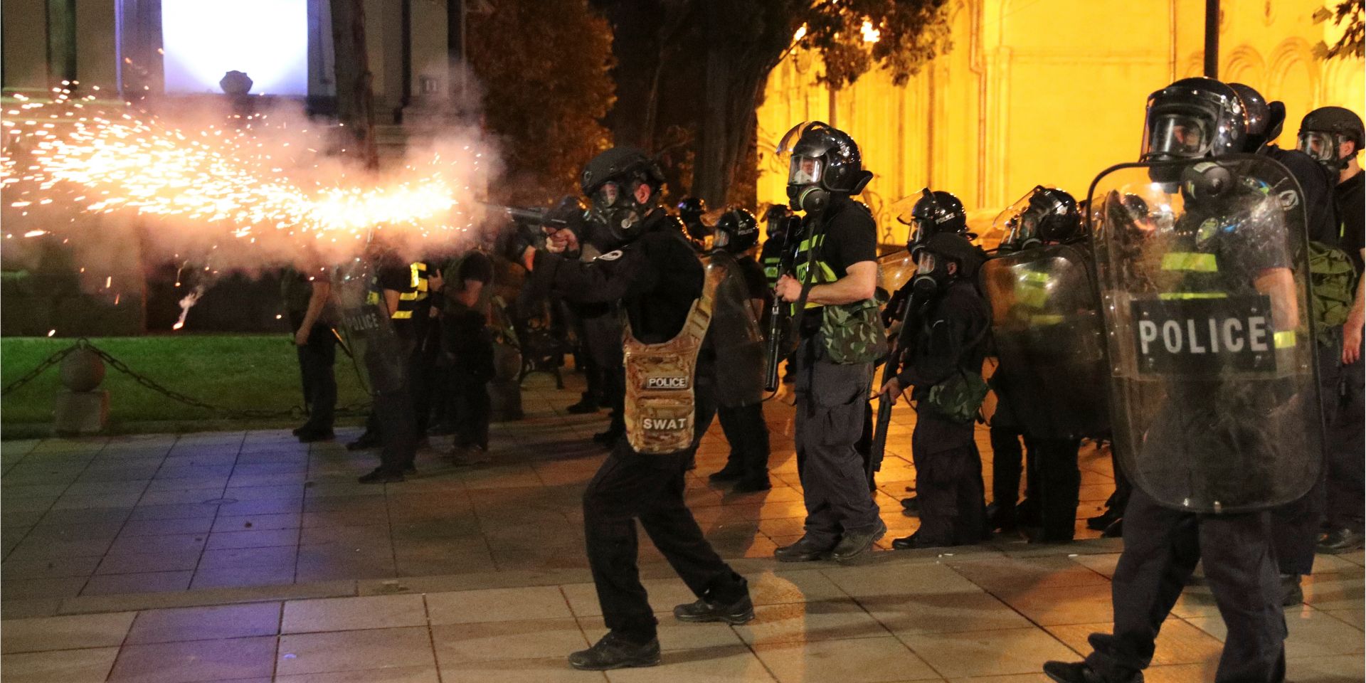 На акції протесту в Тбілісі журналістка втратила в око (Фото: REUTERS / Irakli Gedenidze)