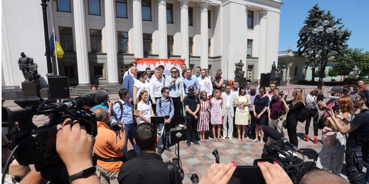 Кандидаты обязались инициировать изменения в Конституцию (Фото: Пресс-служба Голоса)