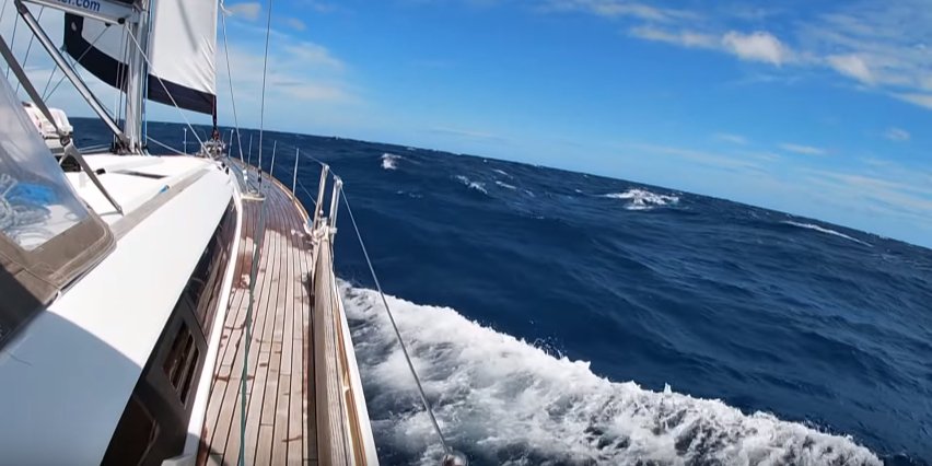 Скриншот видео Marinero | Путешествия на яхте | Яхтенная школа