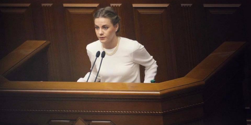Сотник: Позбавити мандату нардепа можна лише якщо він пройшов в Раду за списком і вийшов із фракції (Фото: Олена Сотник via Facebook)