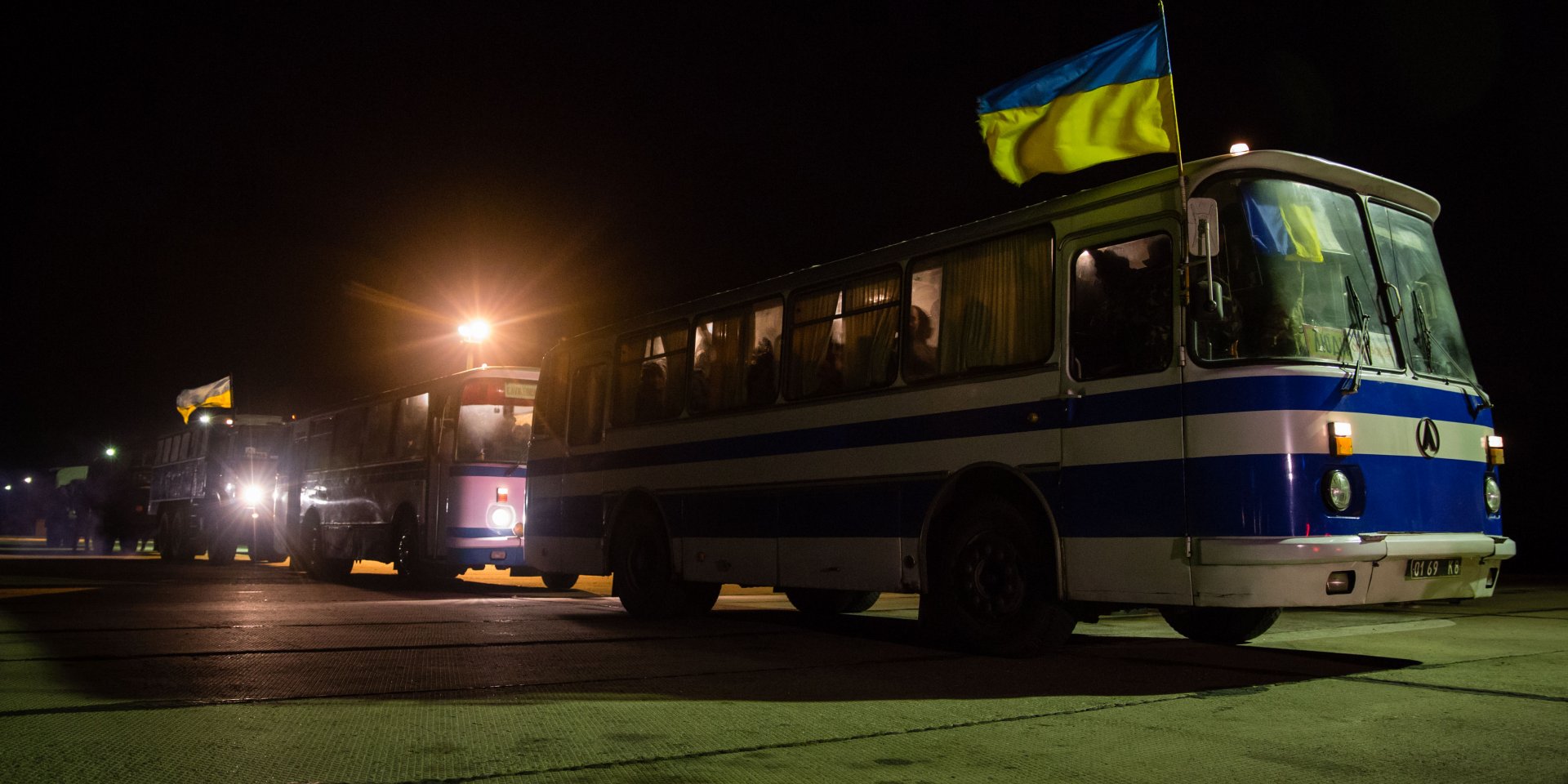 Автобуси зі звільненими з полону українцями (архівне фото) (Фото: прес-служба президента)