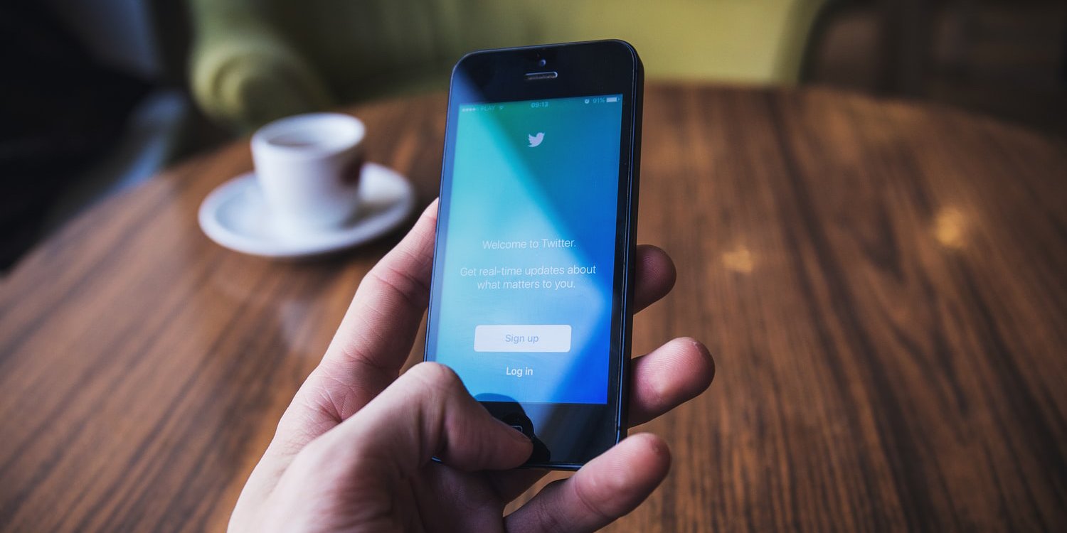 В кінці травня-початку червня активність ботів в Twitter зросла на 33% (Фото: Unsplash/freestocks.org)